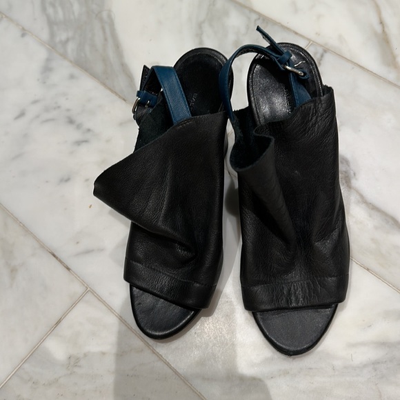 Balenciaga leather sling back wedges - Picture 2 of 5